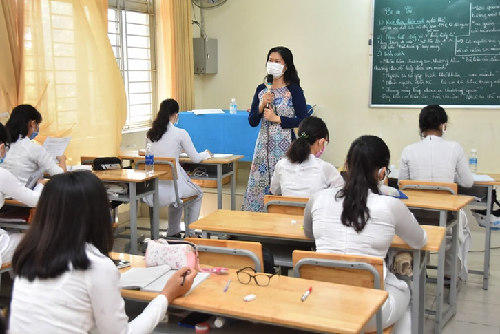 Áo dài Việt Nam – biểu tượng văn hóa trong hoạt động giảng dạy